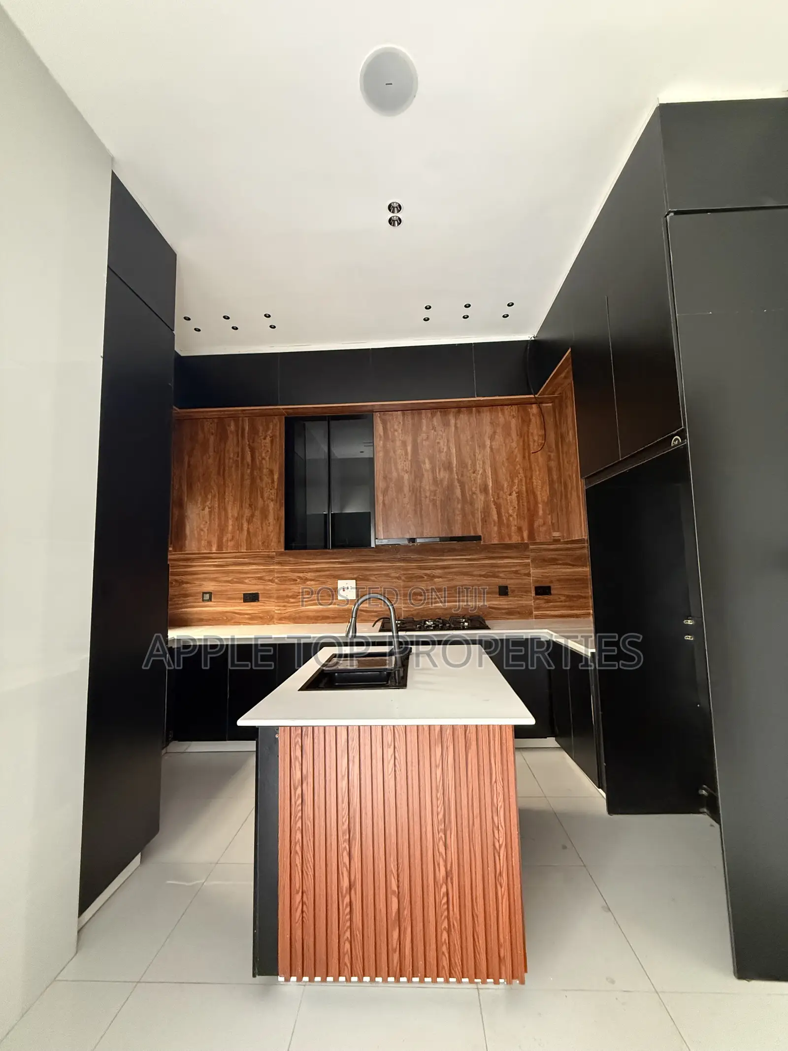 4bdrm Duplex in Centenary City, Enugu for sale