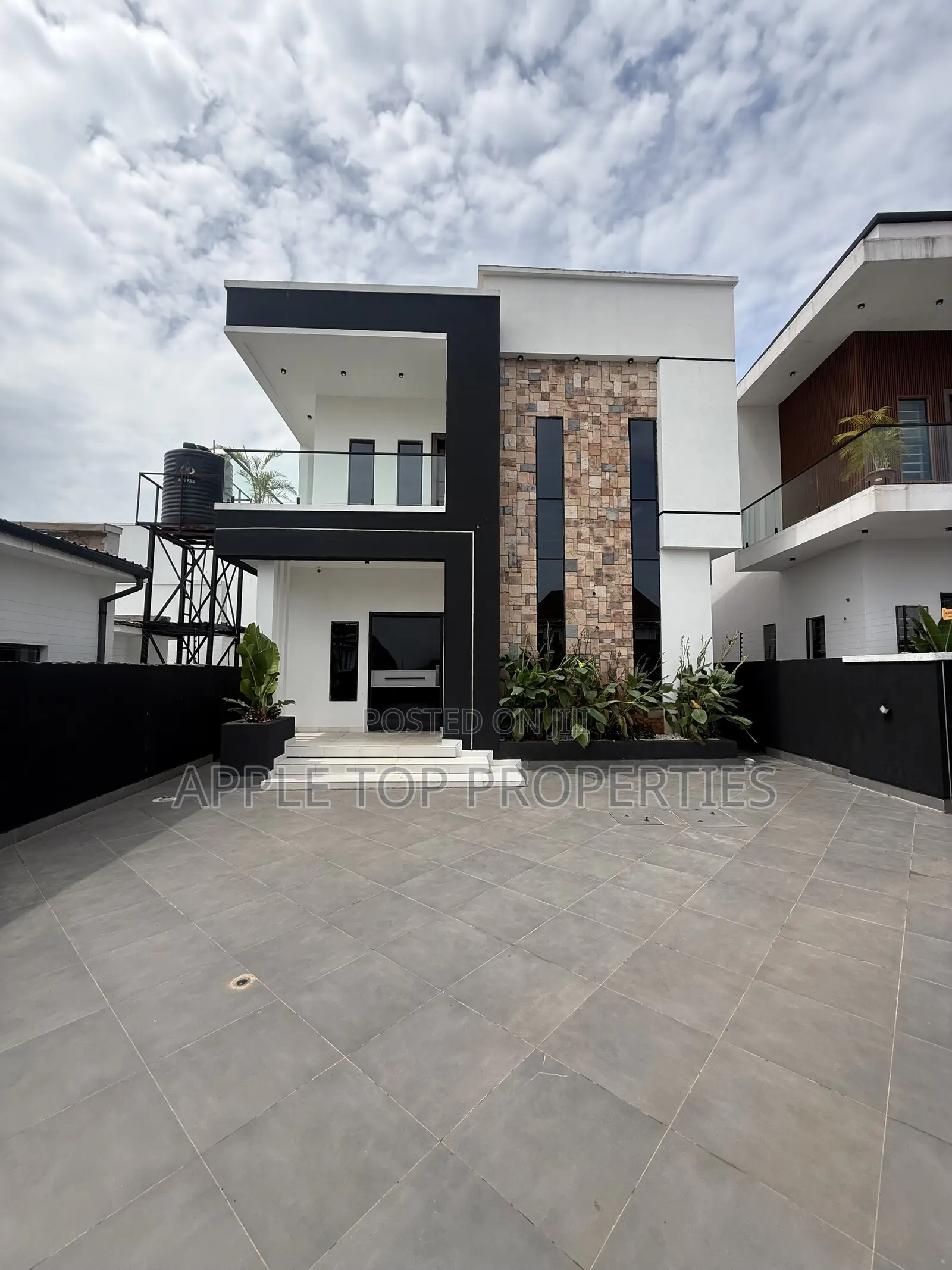 4bdrm Duplex in Centenary City, Enugu for sale