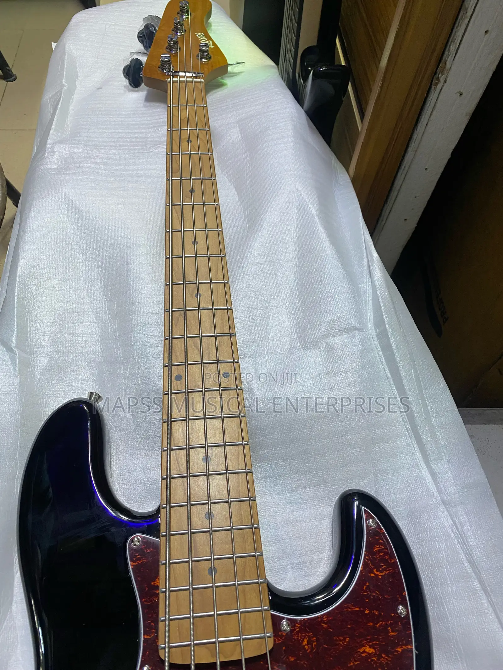 Luxars Five String Active Electric Bass Guitar