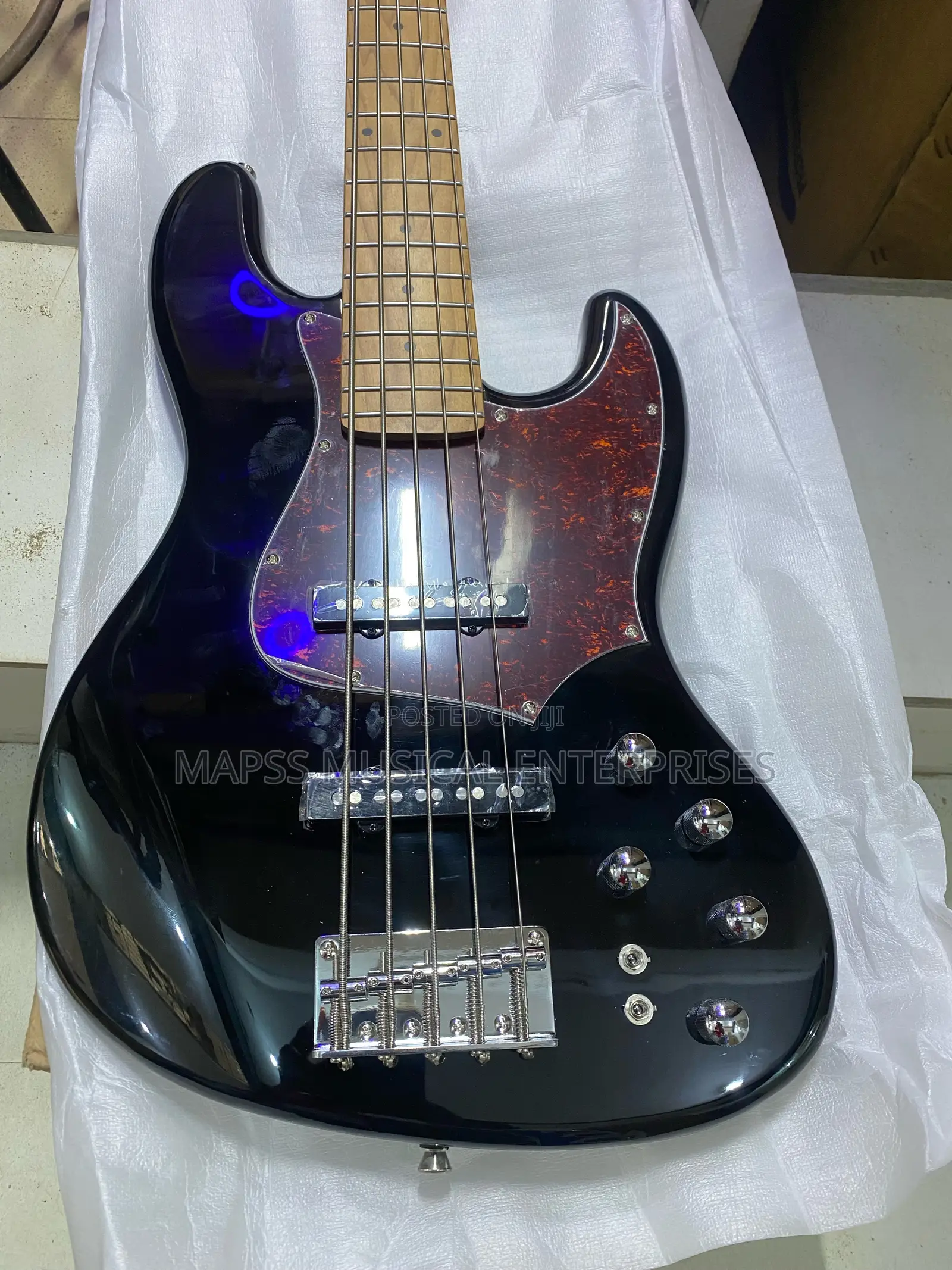 Luxars Five String Active Electric Bass Guitar