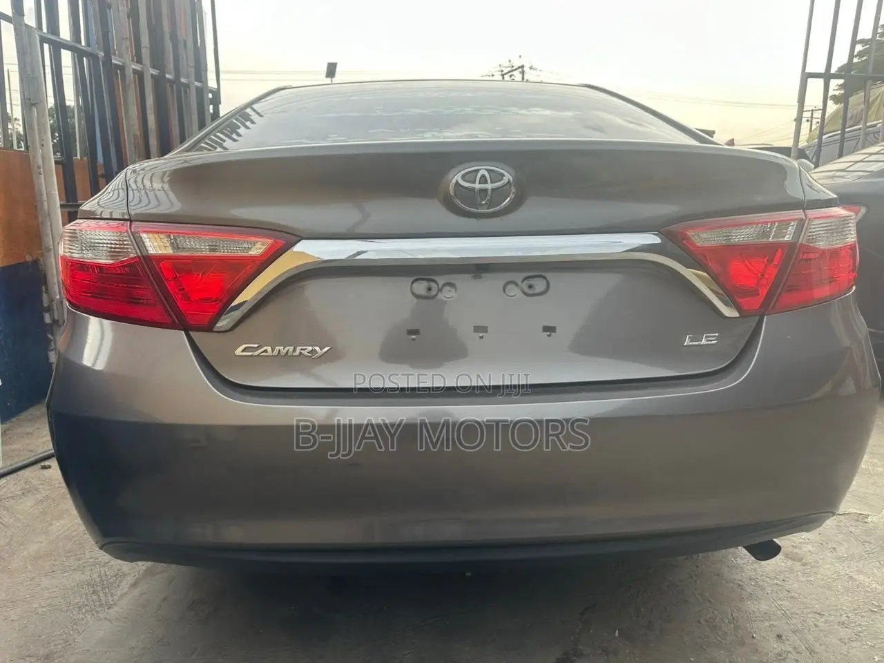 Toyota Camry LE 4dr Sedan (2.5L 4cyl 6A) 2016 Gray