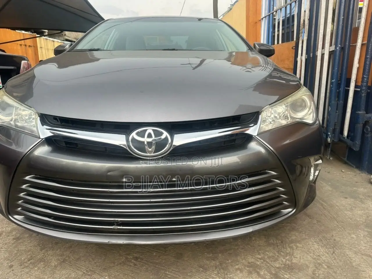 Toyota Camry LE 4dr Sedan (2.5L 4cyl 6A) 2016 Gray