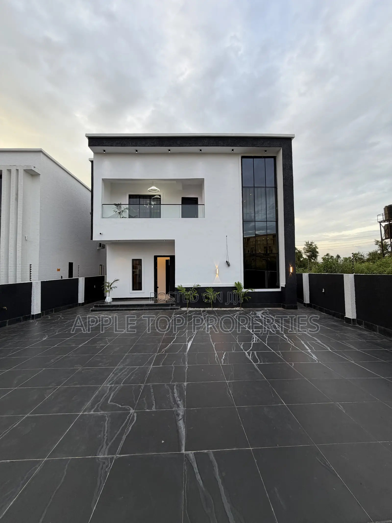 4bdrm Duplex in Centenary City, Enugu for sale