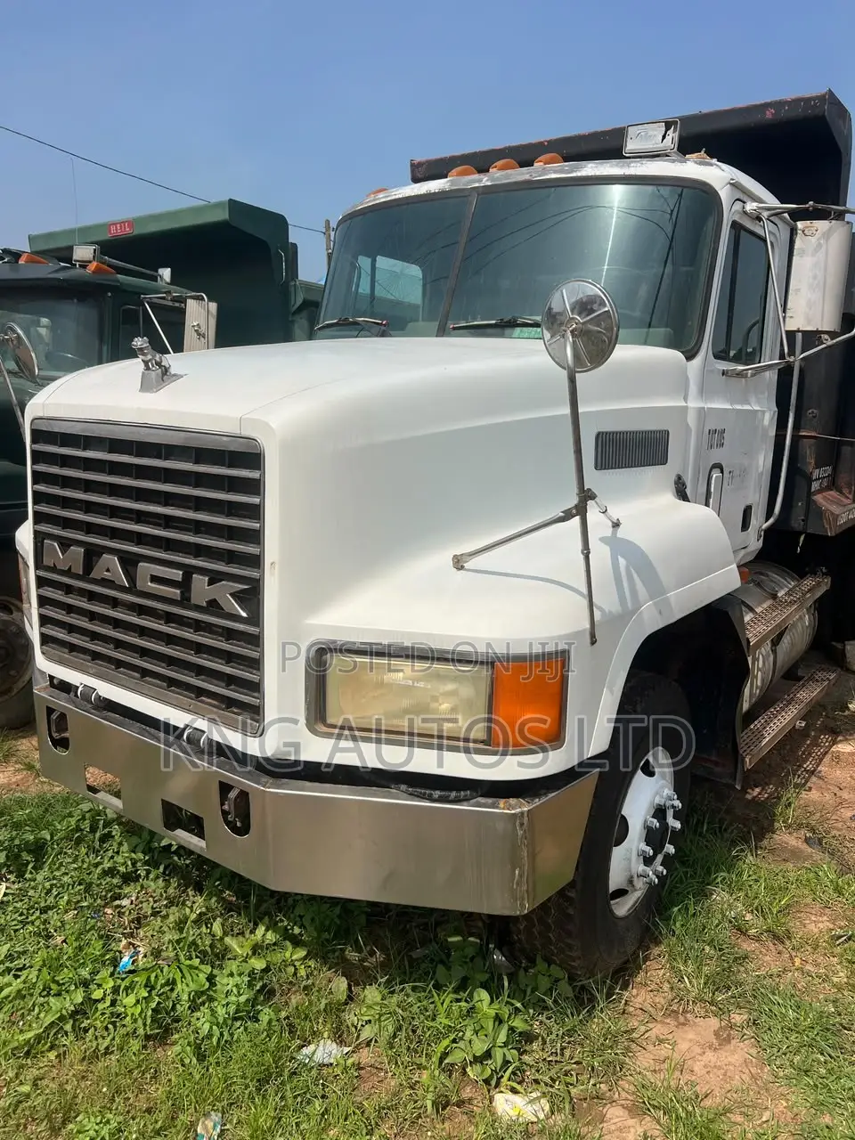 Mack CH White