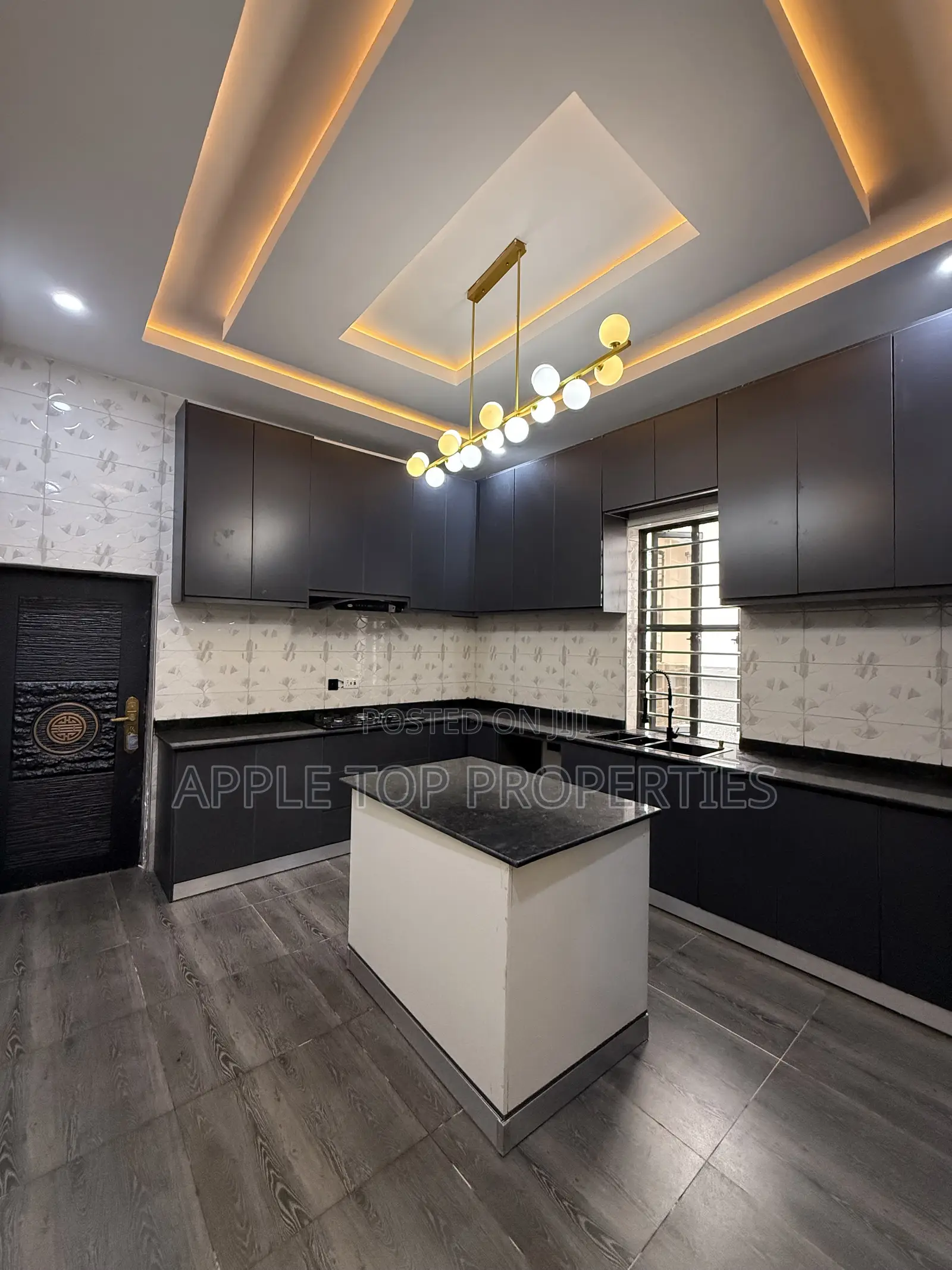 4bdrm Duplex in Wtc Estate, Enugu for sale