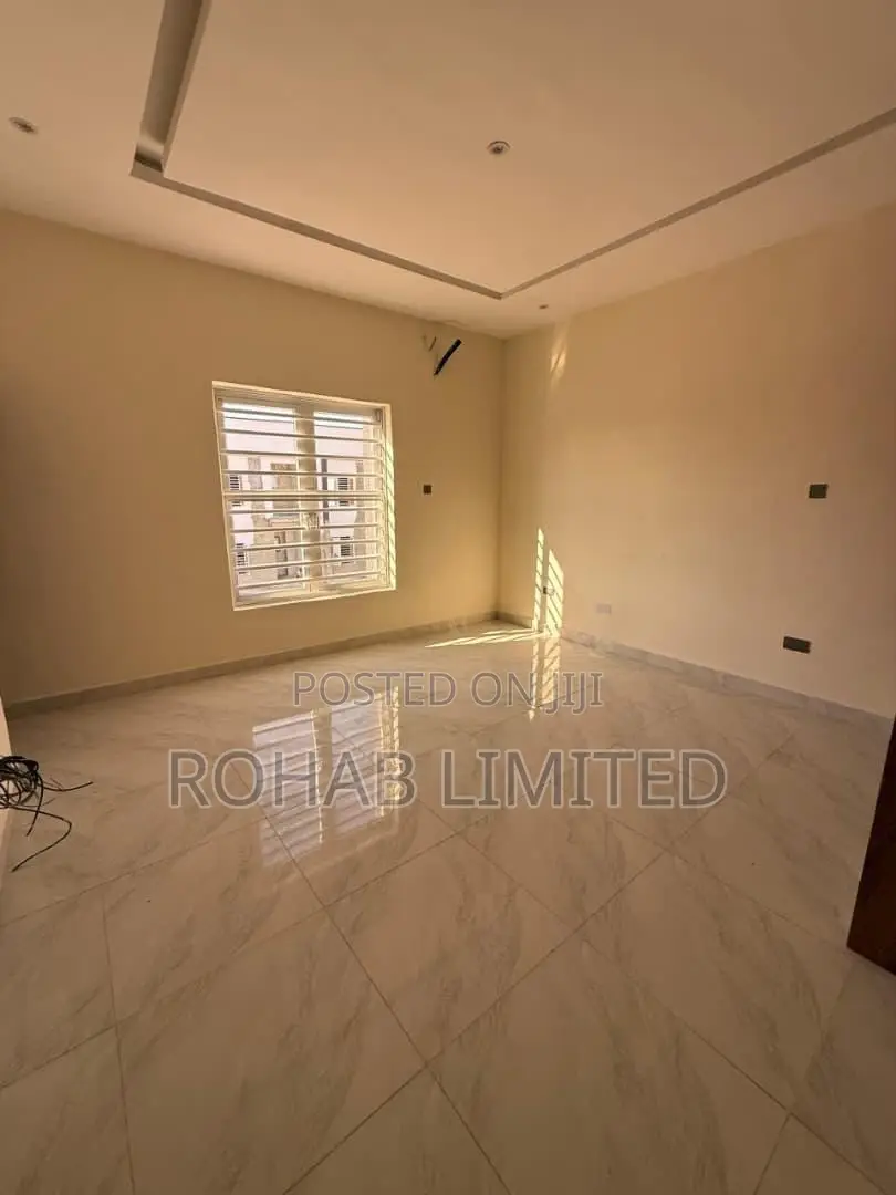 Furnished 3bdrm Duplex in Capital Terrace, Lekki Expressway for sale