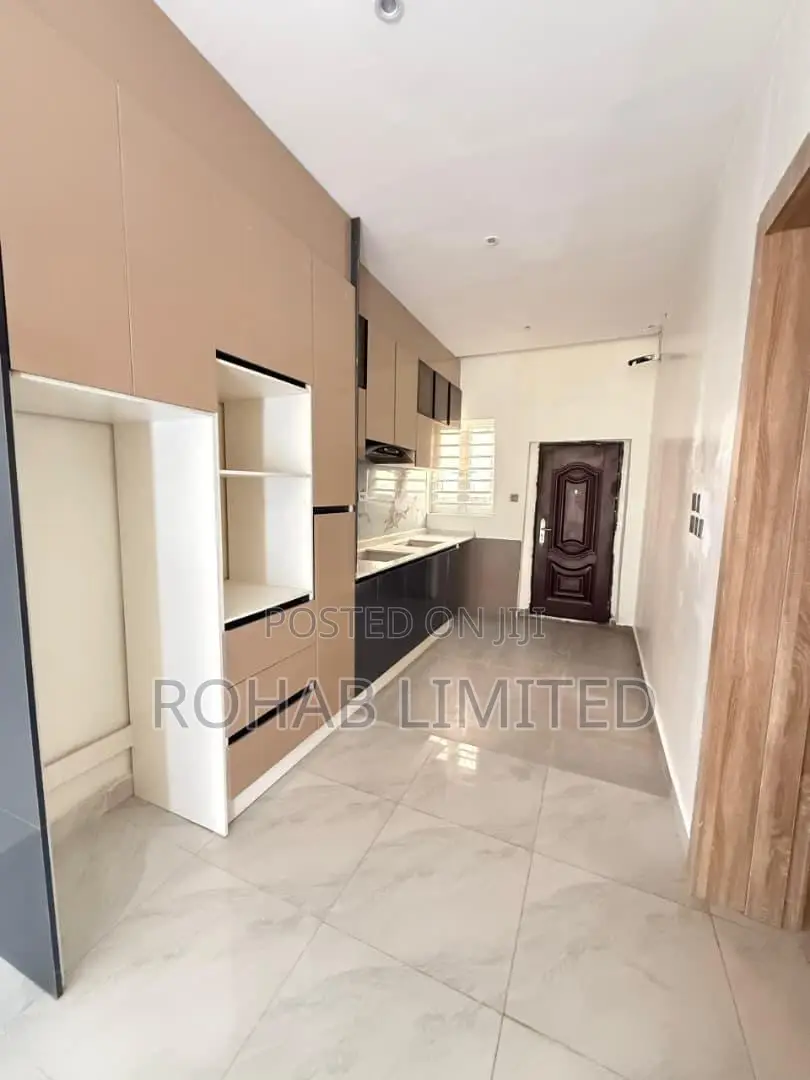 Furnished 3bdrm Duplex in Capital Terrace, Lekki Expressway for sale