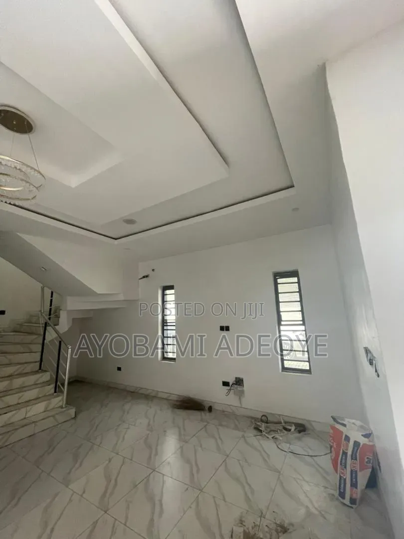 4bdrm Duplex in Orchid, Chevron for sale