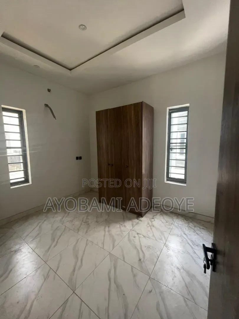 4bdrm Duplex in Orchid, Chevron for sale