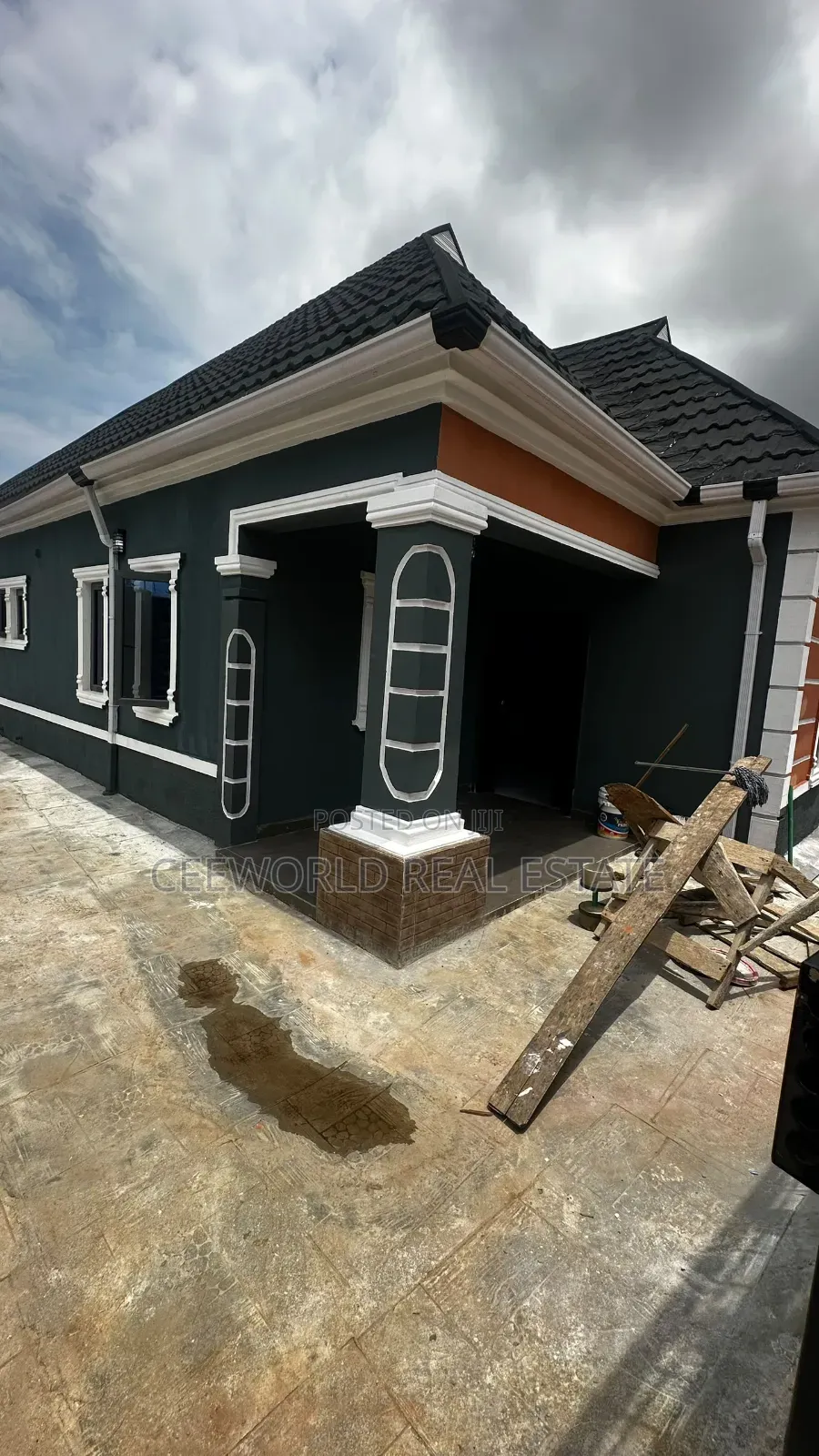 3bdrm Bungalow in Ifesowapo Estate, Akala Express for sale