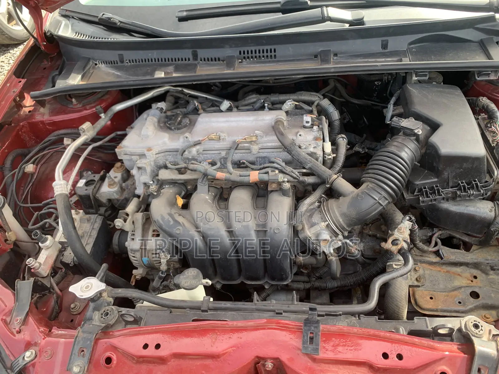 Toyota Corolla LE 4dr Sedan (1.8L 4cyl CVT) 2014 Red