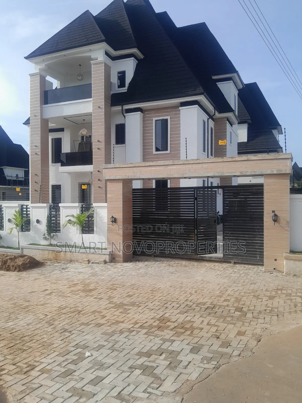 5bdrm Duplex in Emerald, Galadimawa for sale
