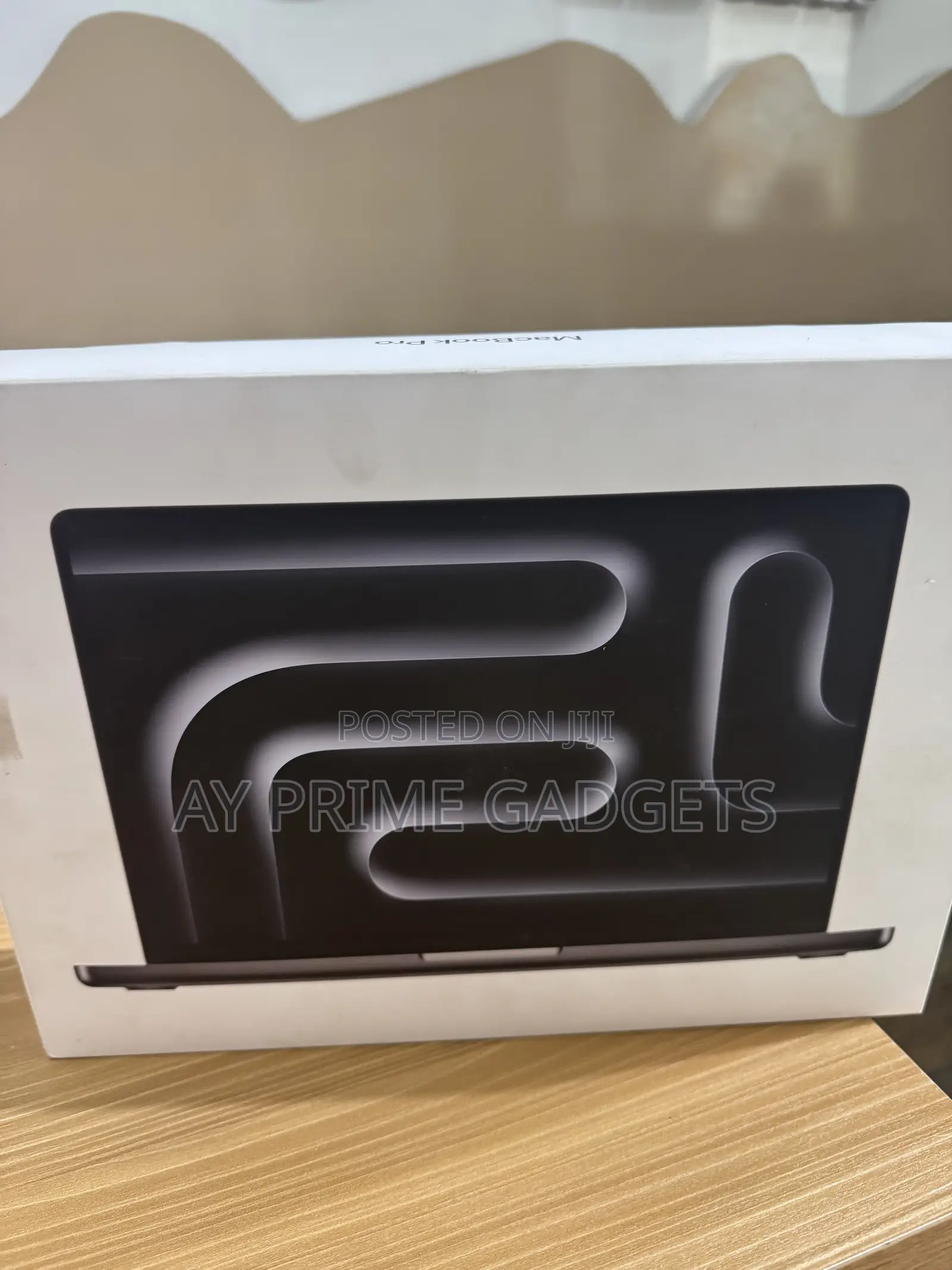 New Laptop Apple MacBook Pro 2024 M4 Pro 24GB Apple M4 Pro SSD 512GB