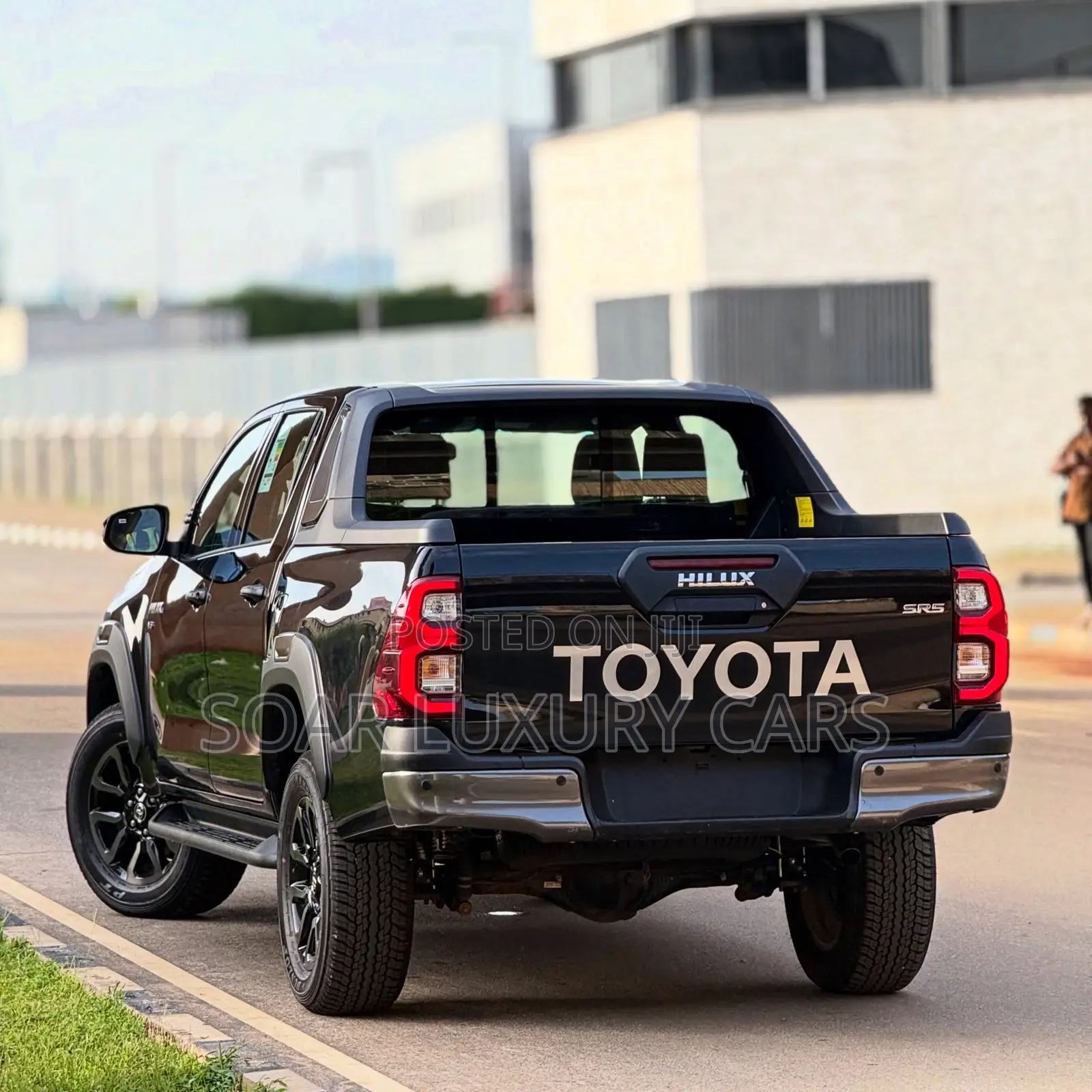 New Toyota Hilux SR5+ 2026 Black