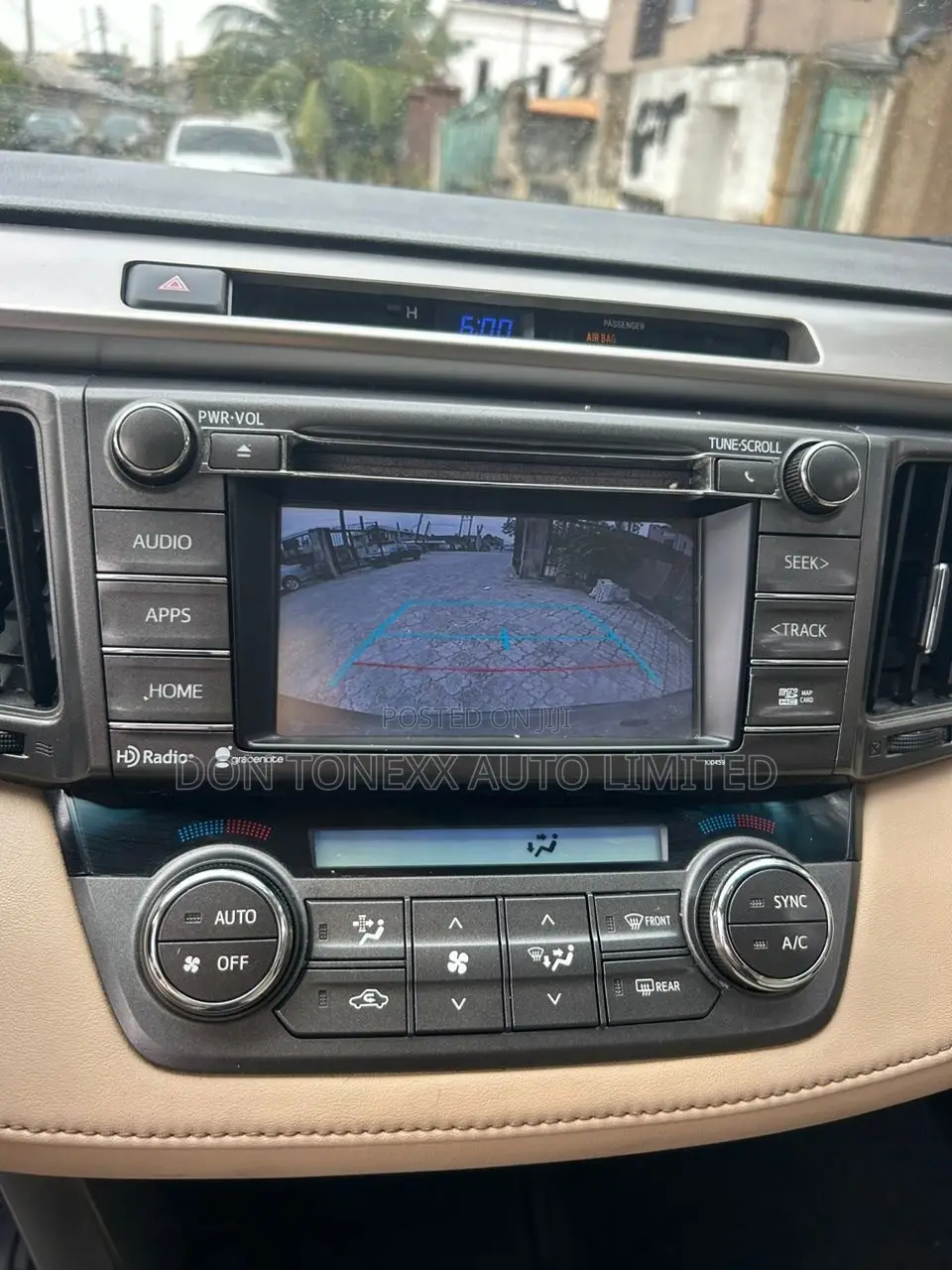 Toyota RAV4 XLE 4dr SUV AWD (2.5L 4cyl 6A) 2015 Gray