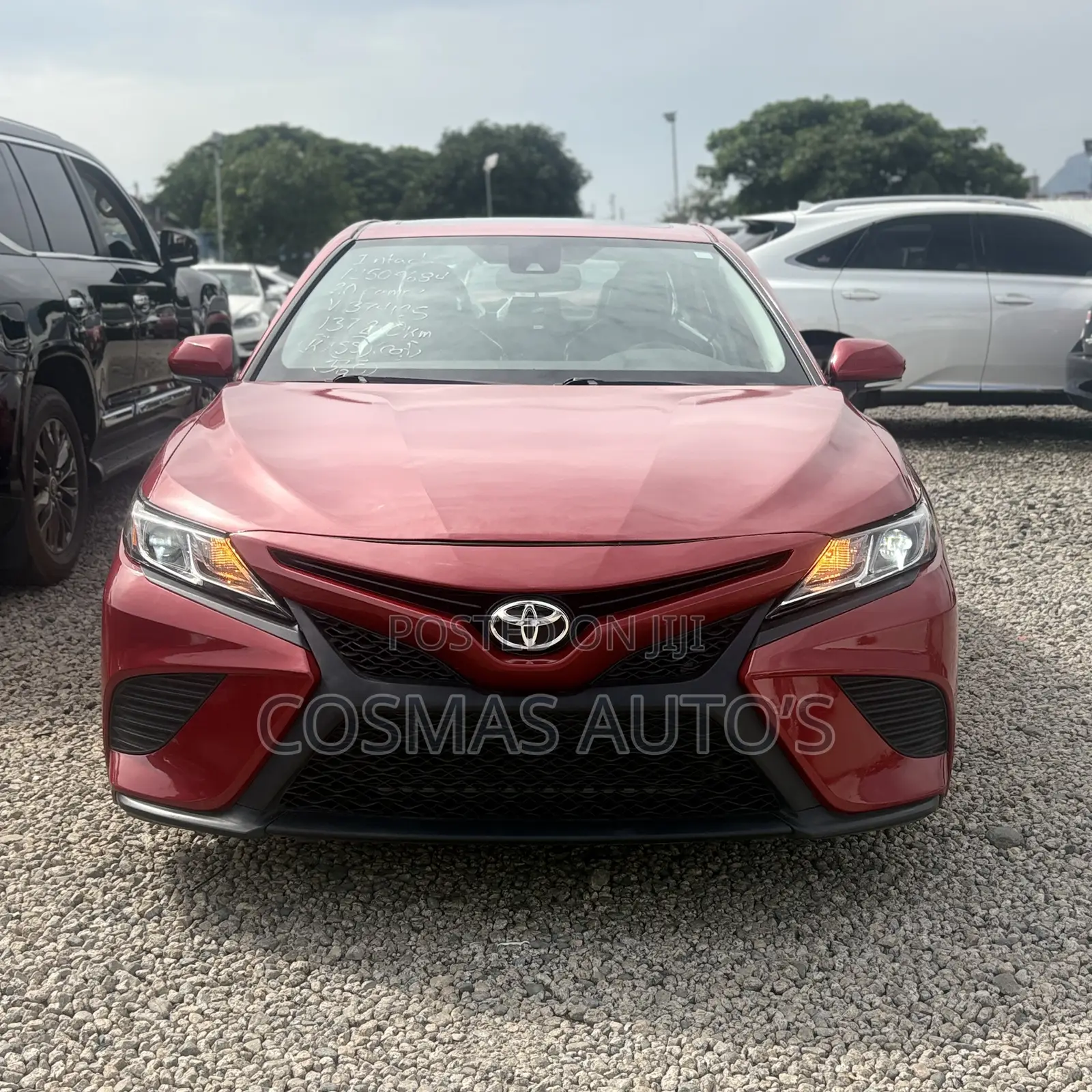 Toyota Camry SE 2021 Red