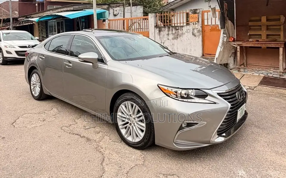 Lexus ES 2016 Gold