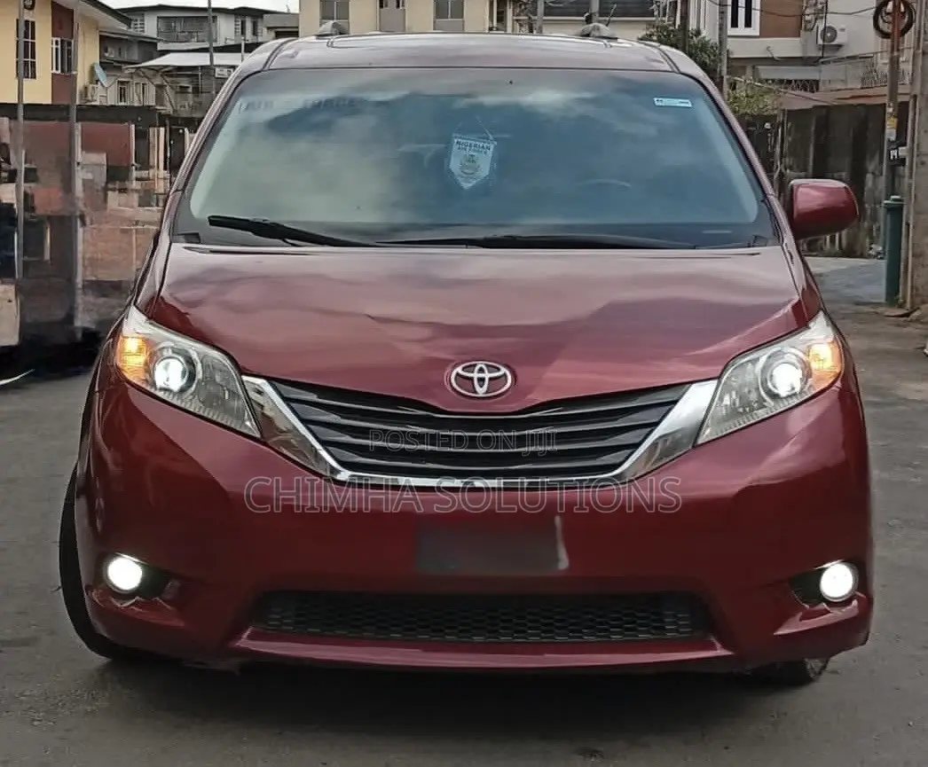 Toyota Sienna 2017 Brown
