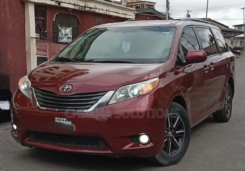 Toyota Sienna 2017 Brown