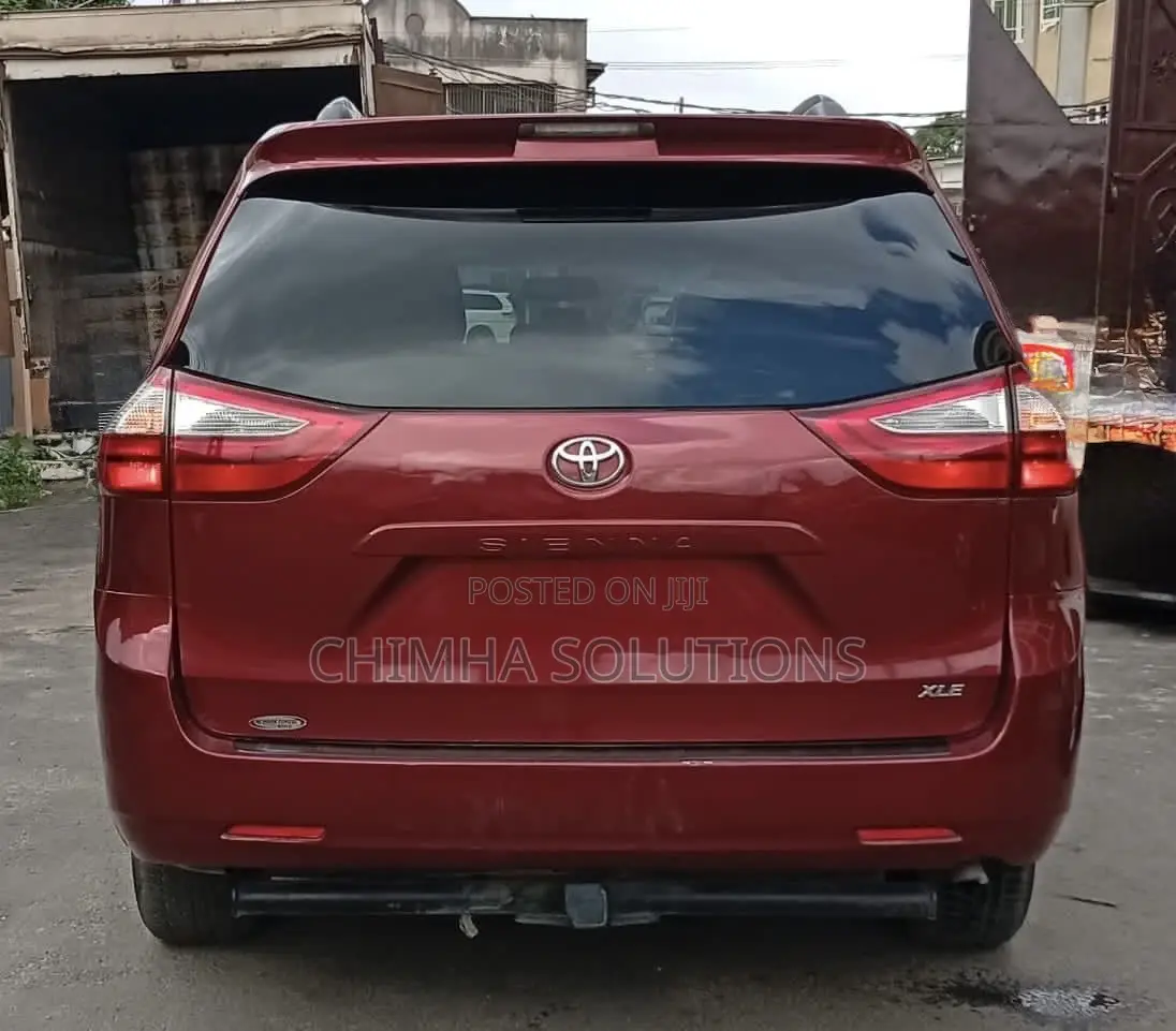 Toyota Sienna 2017 Brown