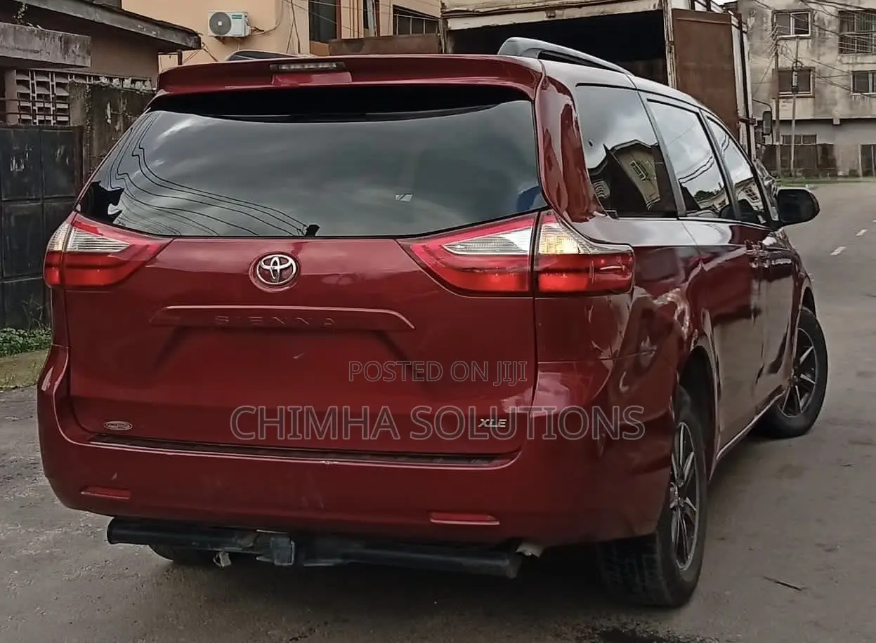 Toyota Sienna 2017 Brown