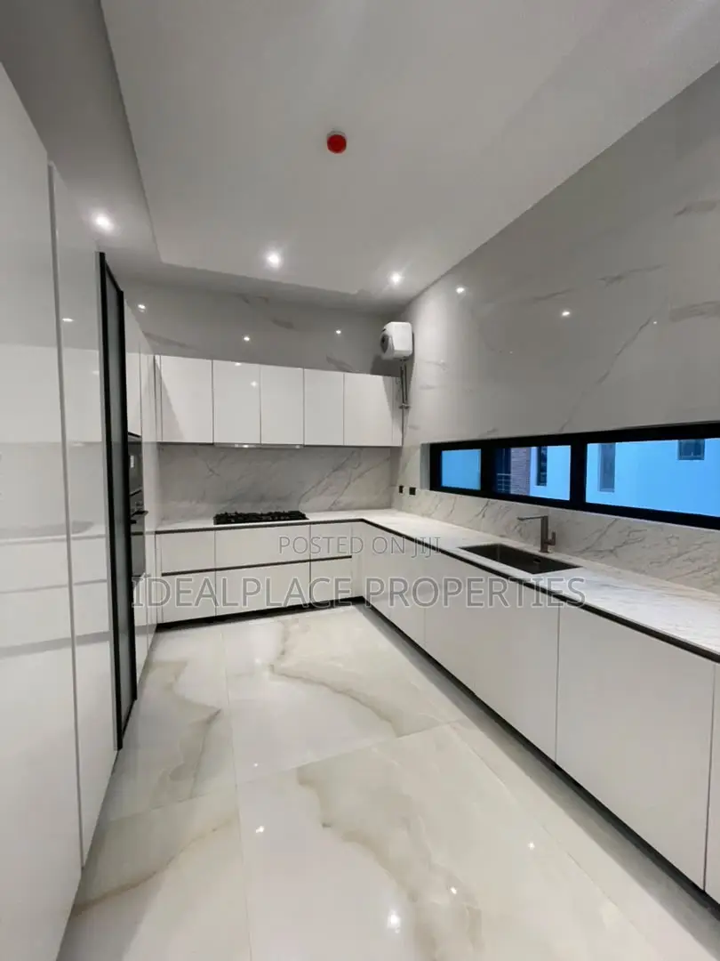 4bdrm Townhouse/Terrace in Banana Island for sale