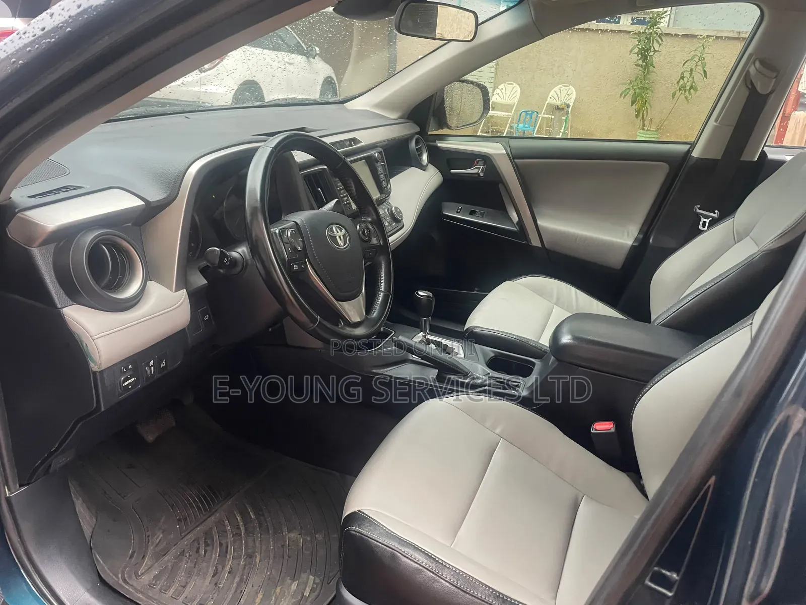 Toyota RAV4 XLE FWD (2.5L 4cyl 6A) 2017 Green
