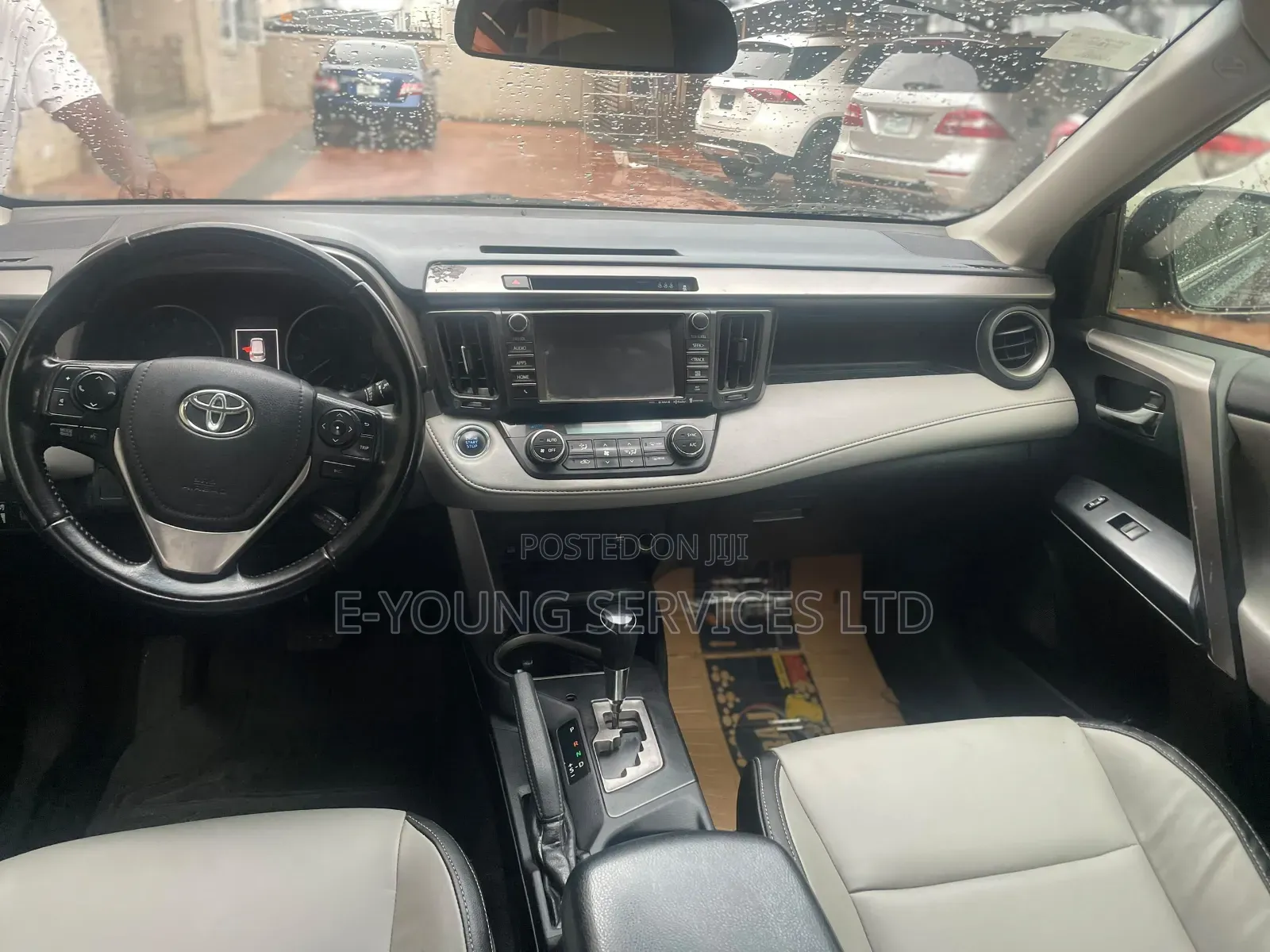 Toyota RAV4 XLE FWD (2.5L 4cyl 6A) 2017 Green