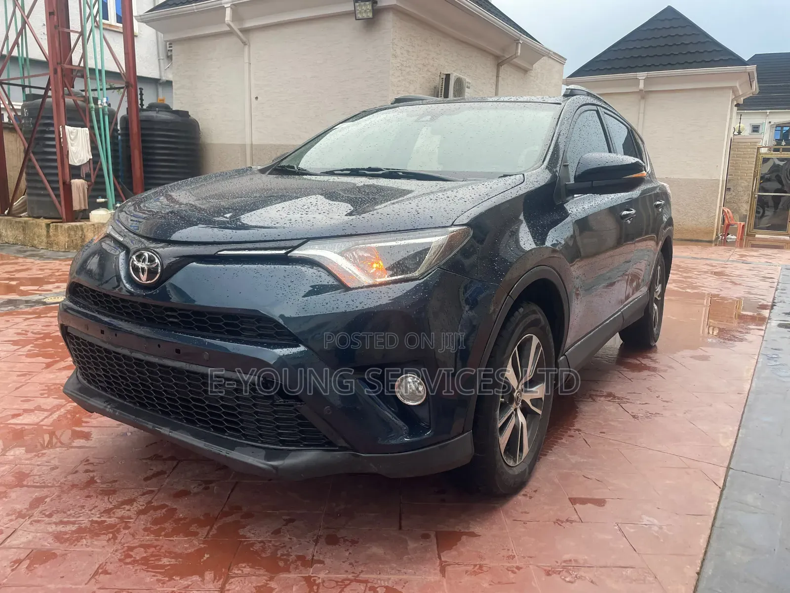 Toyota RAV4 XLE FWD (2.5L 4cyl 6A) 2017 Green