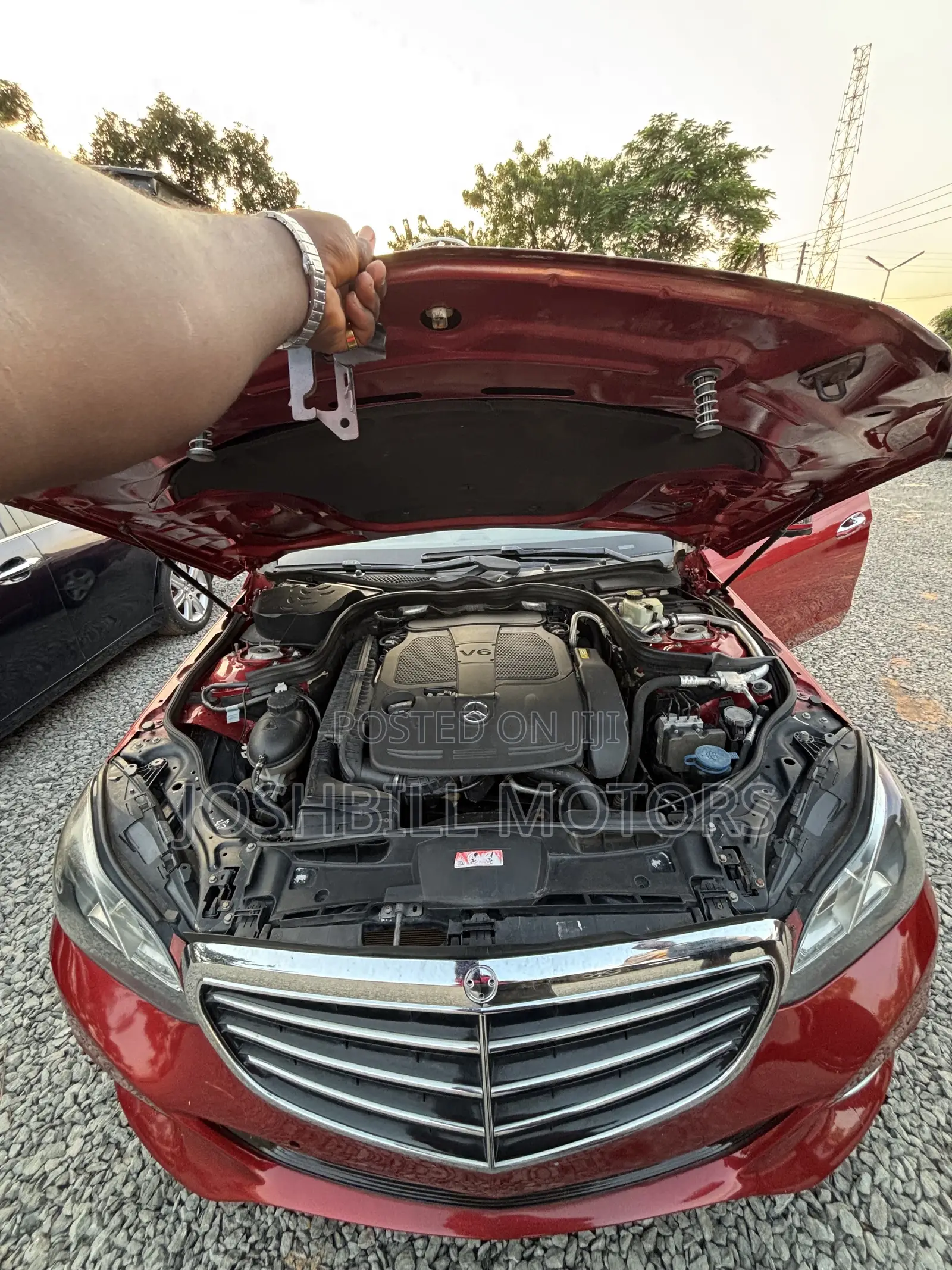 Mercedes-Benz E350 Base 4Matic Sedan AWD (3.5L 6cyl 7A) 2014 Red