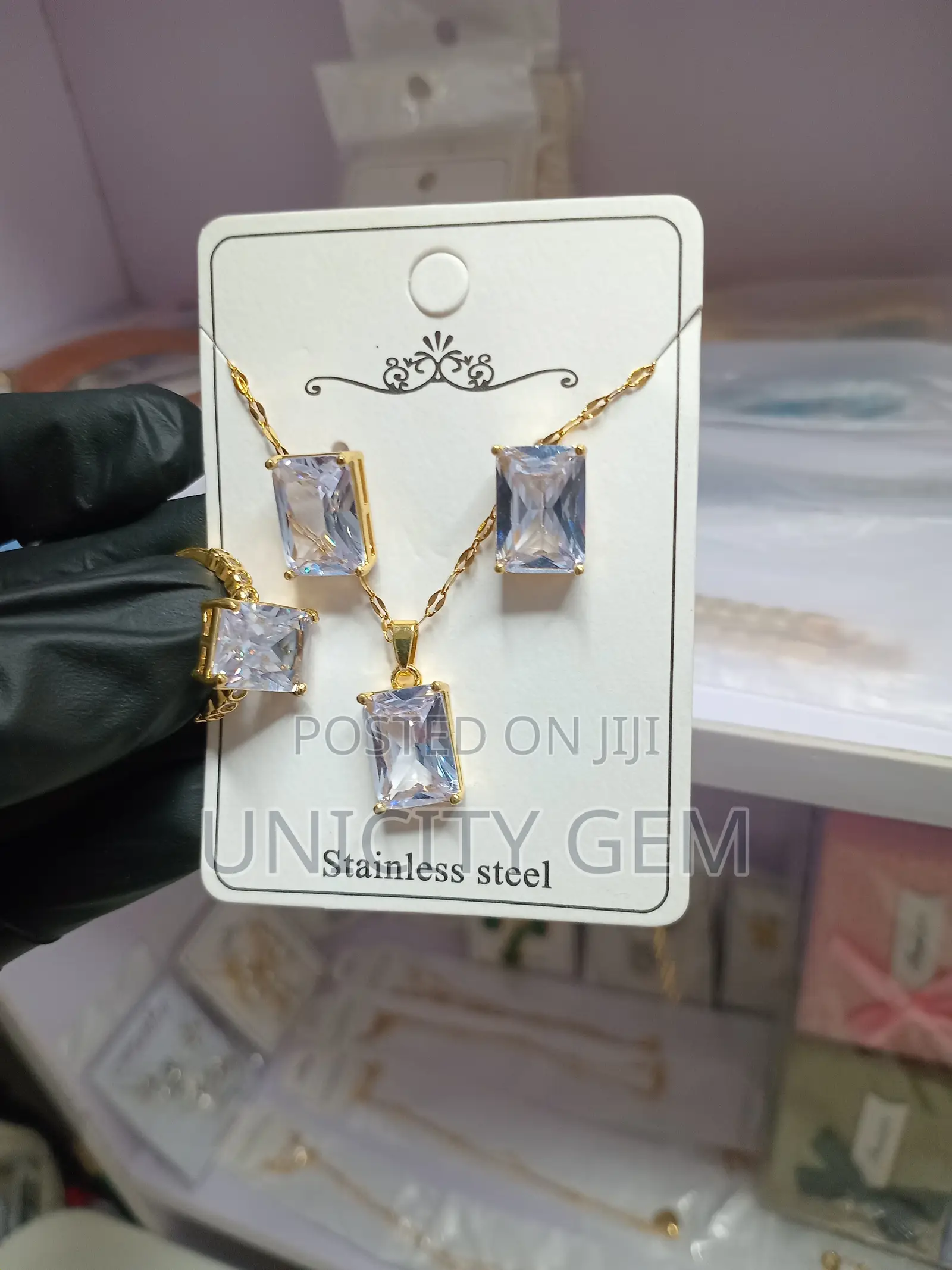 Sparkling Crystal Neckset With Ring