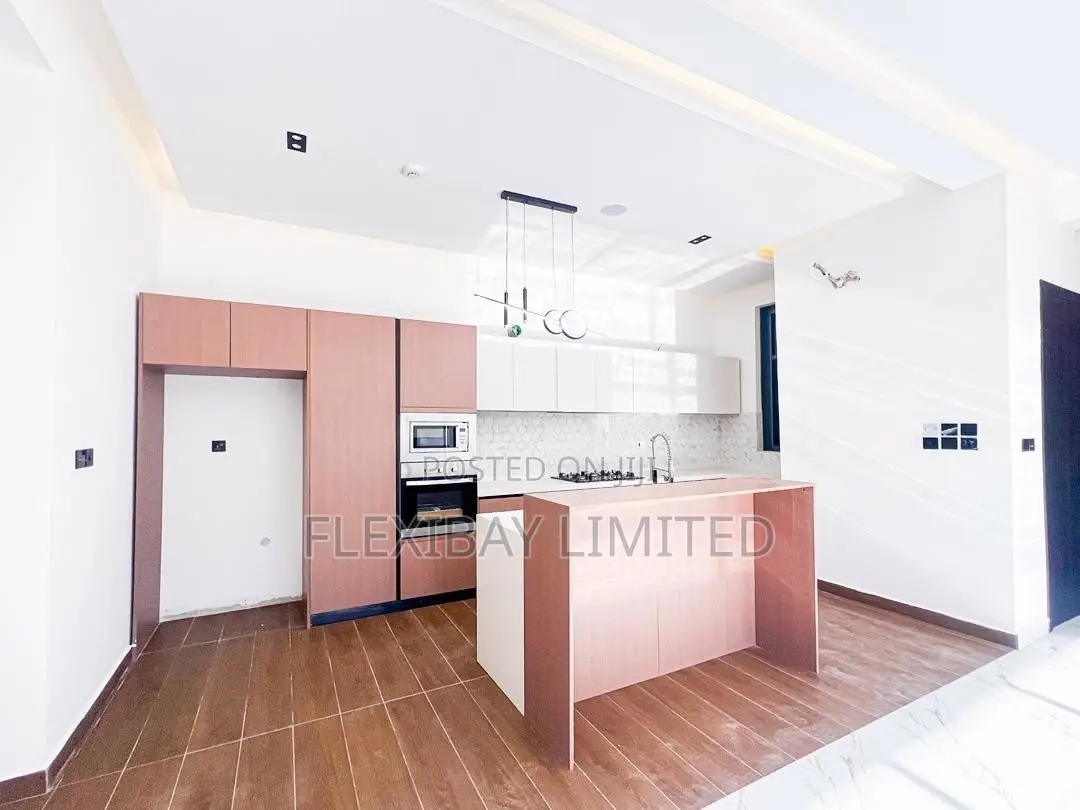 3bdrm Apartment in Lekki Phase 1 for sale