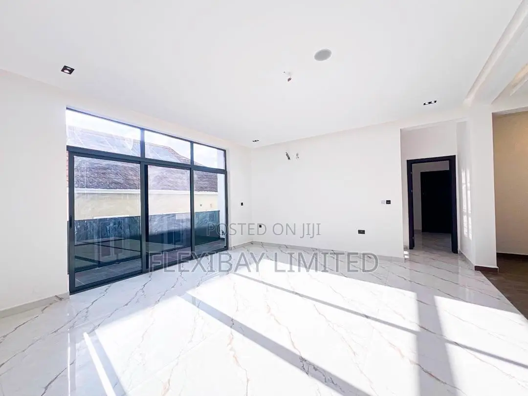 3bdrm Apartment in Lekki Phase 1 for sale
