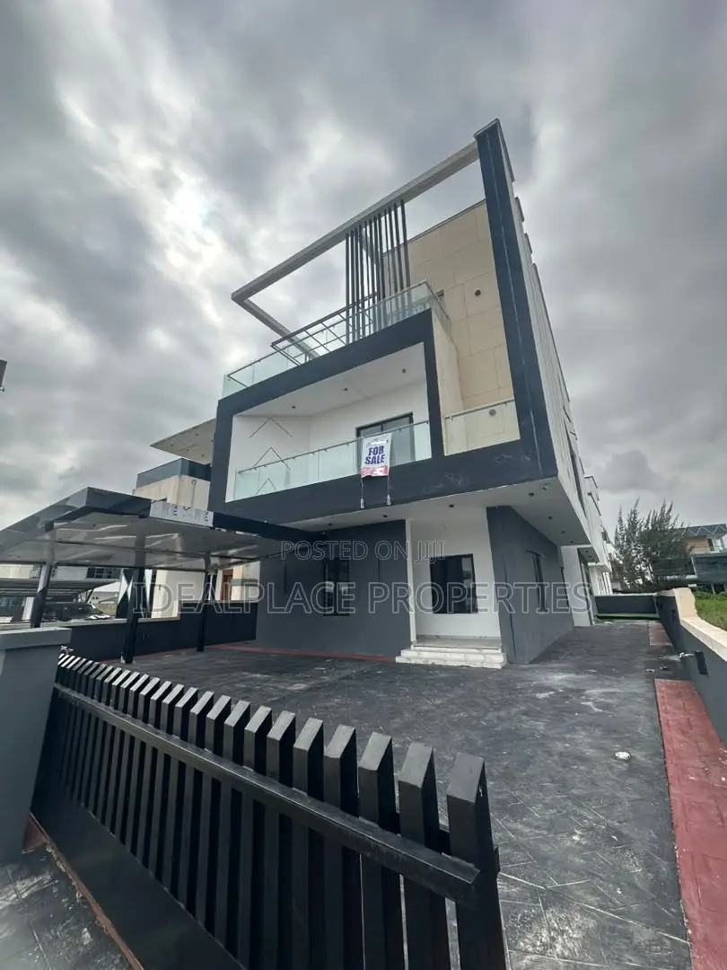 5bdrm Duplex in Ikota for sale