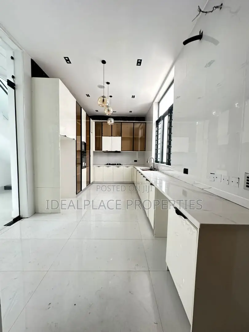 5bdrm Duplex in Ajah for sale