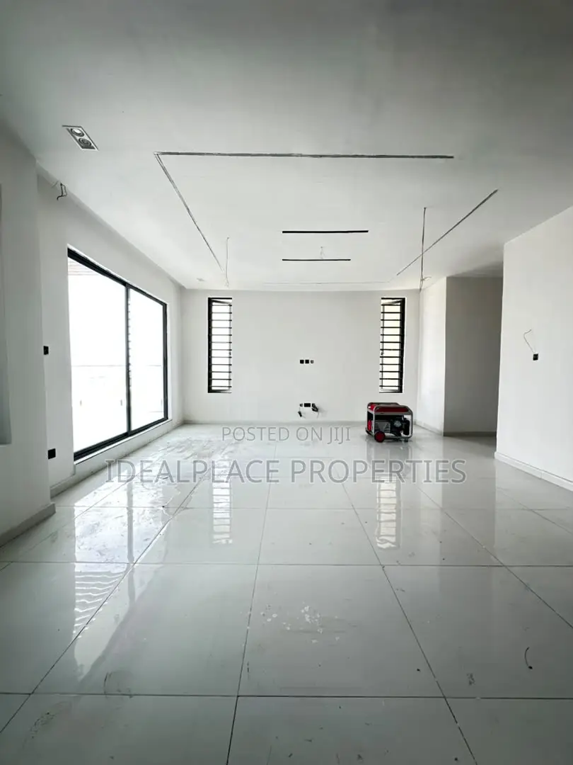 3bdrm Penthouse in Ikate for sale