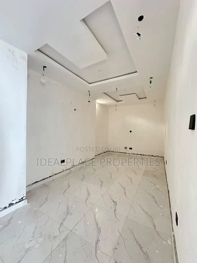 5bdrm Duplex in Lekki Phase 1 for sale
