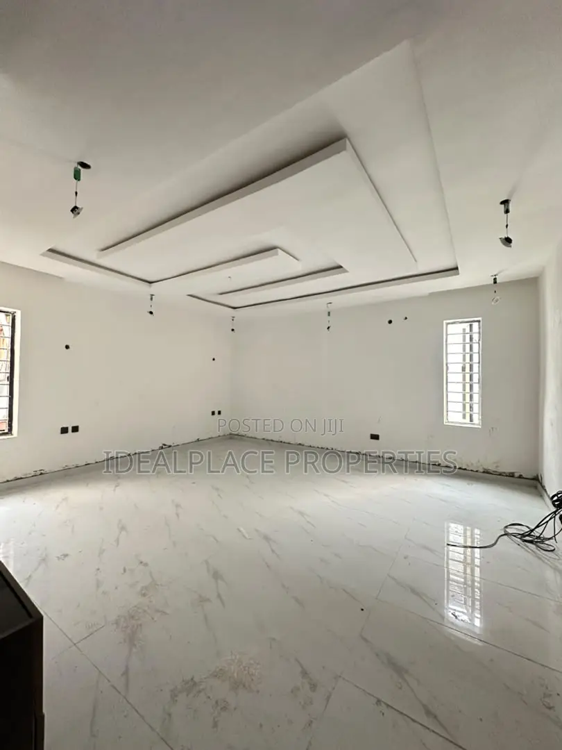 5bdrm Duplex in Lekki Phase 1 for sale
