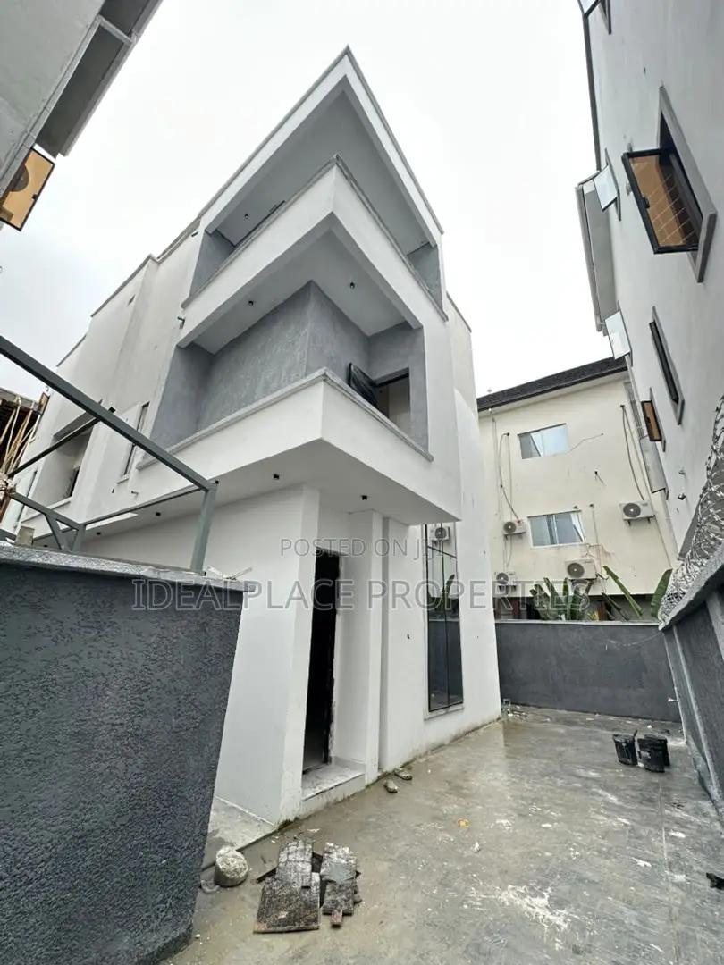 5bdrm Duplex in Lekki Phase 1 for sale