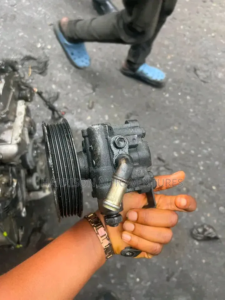 Toyota Corolla 2003-2007 Power Steering Pump