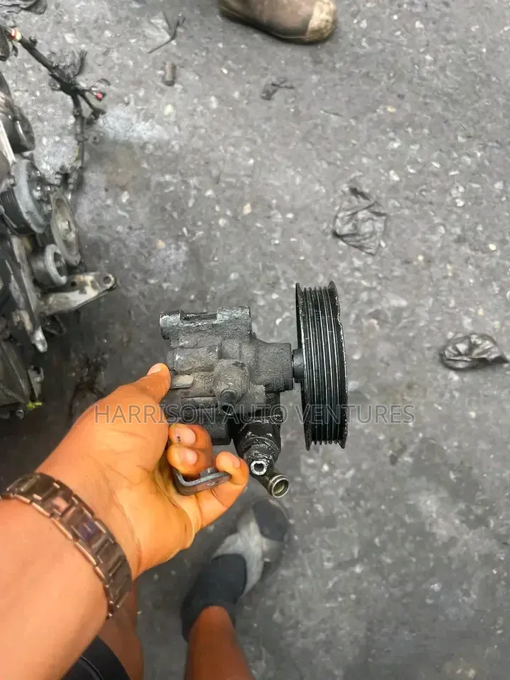 Toyota Corolla 2003-2007 Power Steering Pump