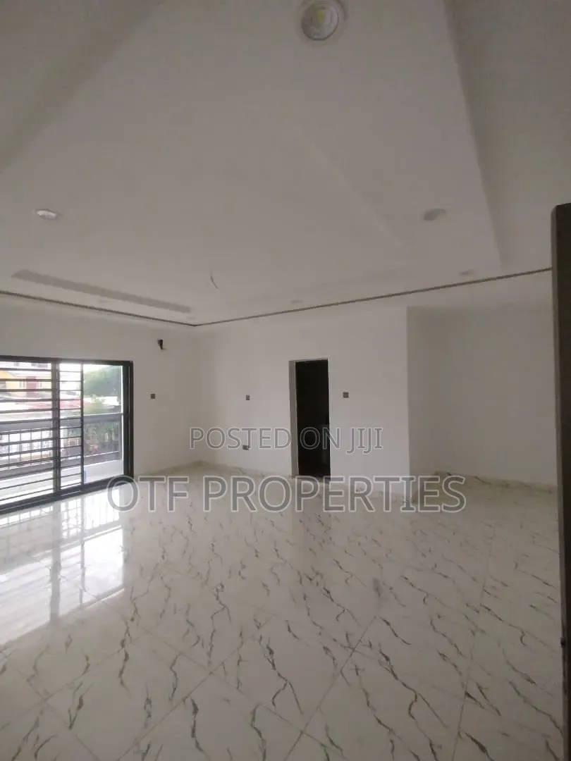 4bdrm Duplex in Area 1 Garki for rent