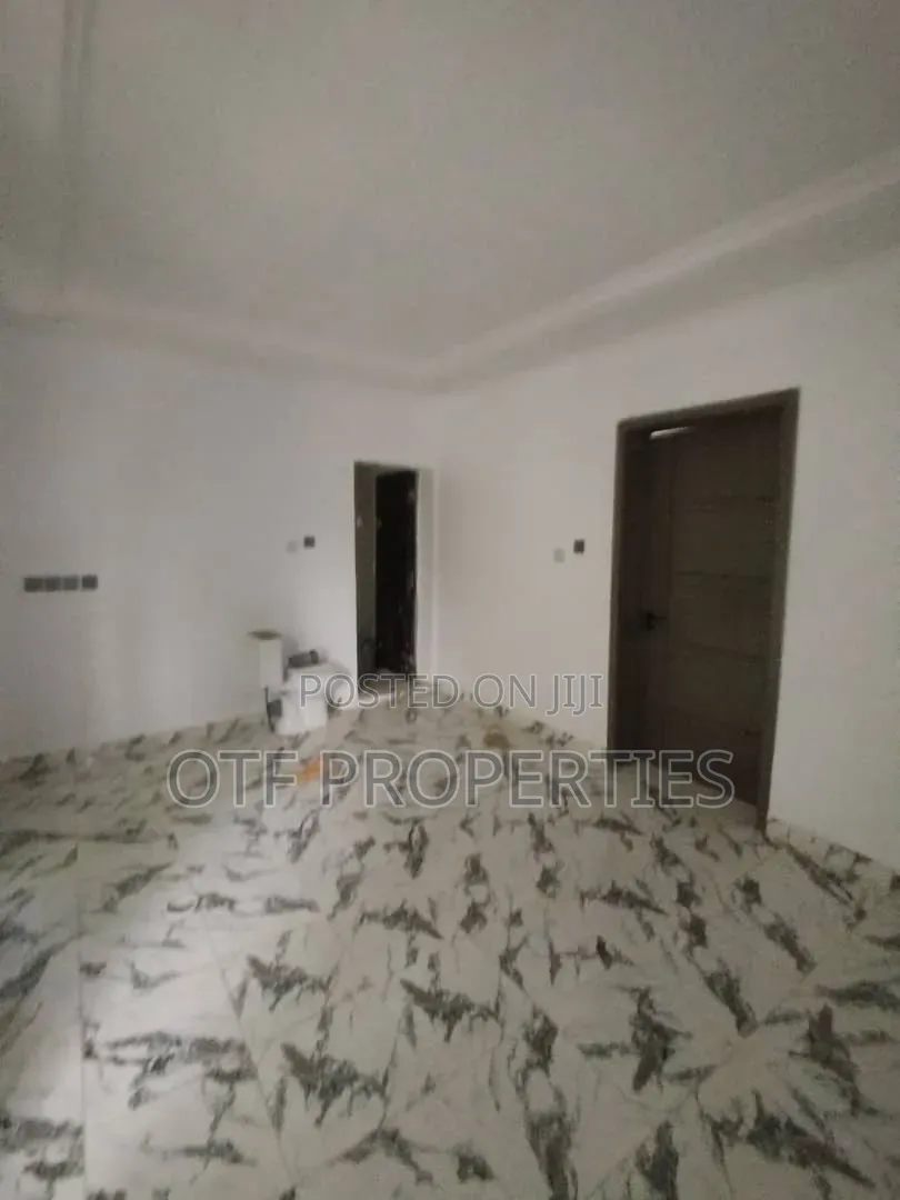 4bdrm Duplex in Area 1 Garki for rent