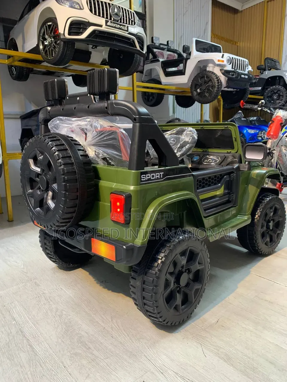 Green SUV Jeep Wrangler for Kids Age 1-7 With Remote Control Bluetoot