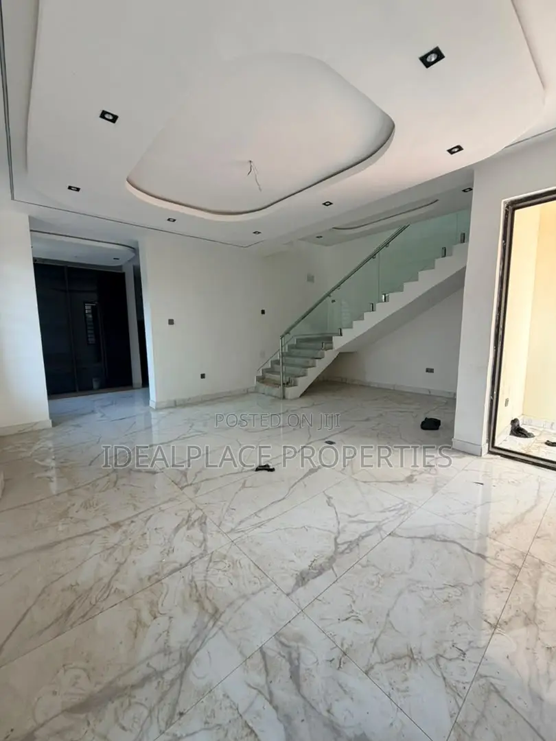 4bdrm Duplex in Ogba for sale