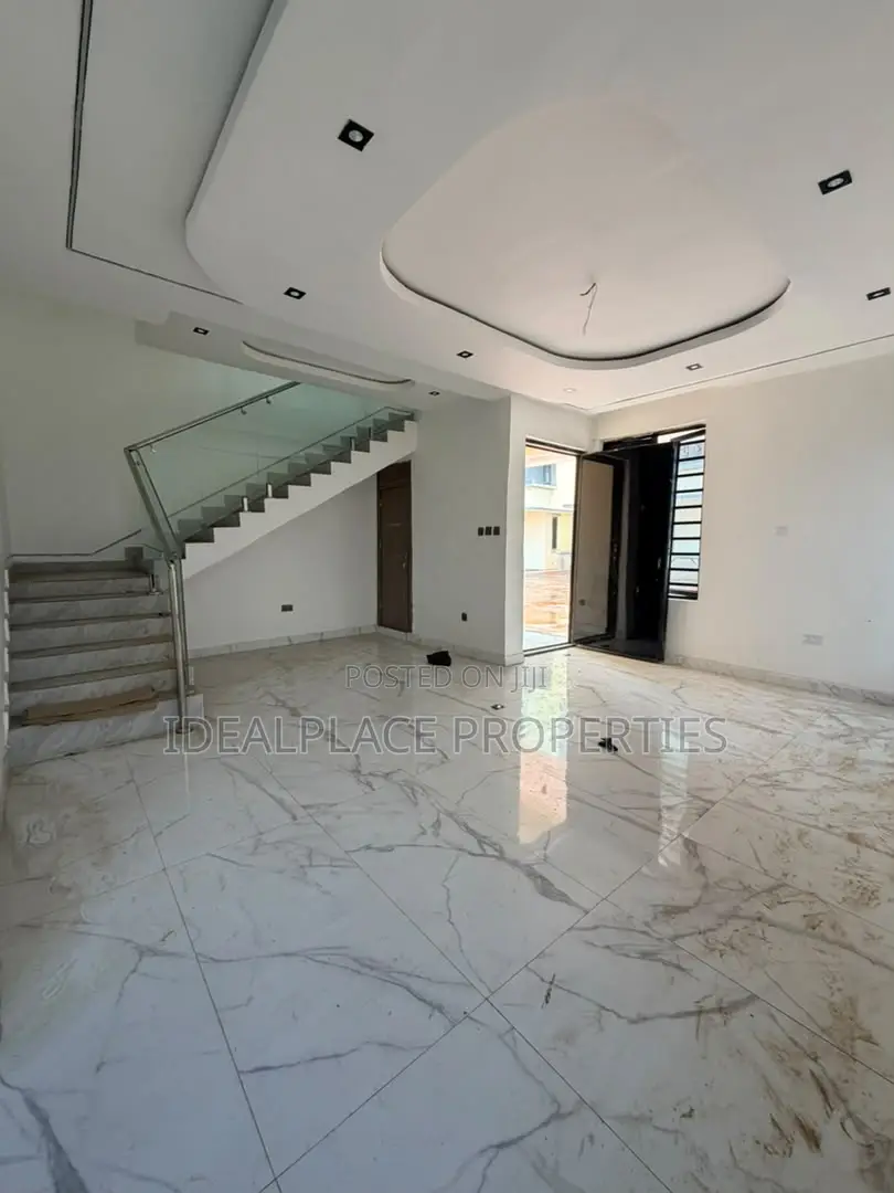 4bdrm Duplex in Ogba for sale