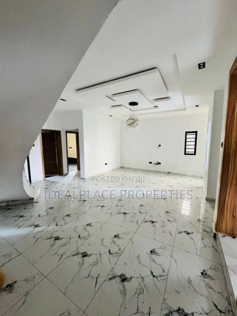 4bdrm Duplex in Ogba for sale