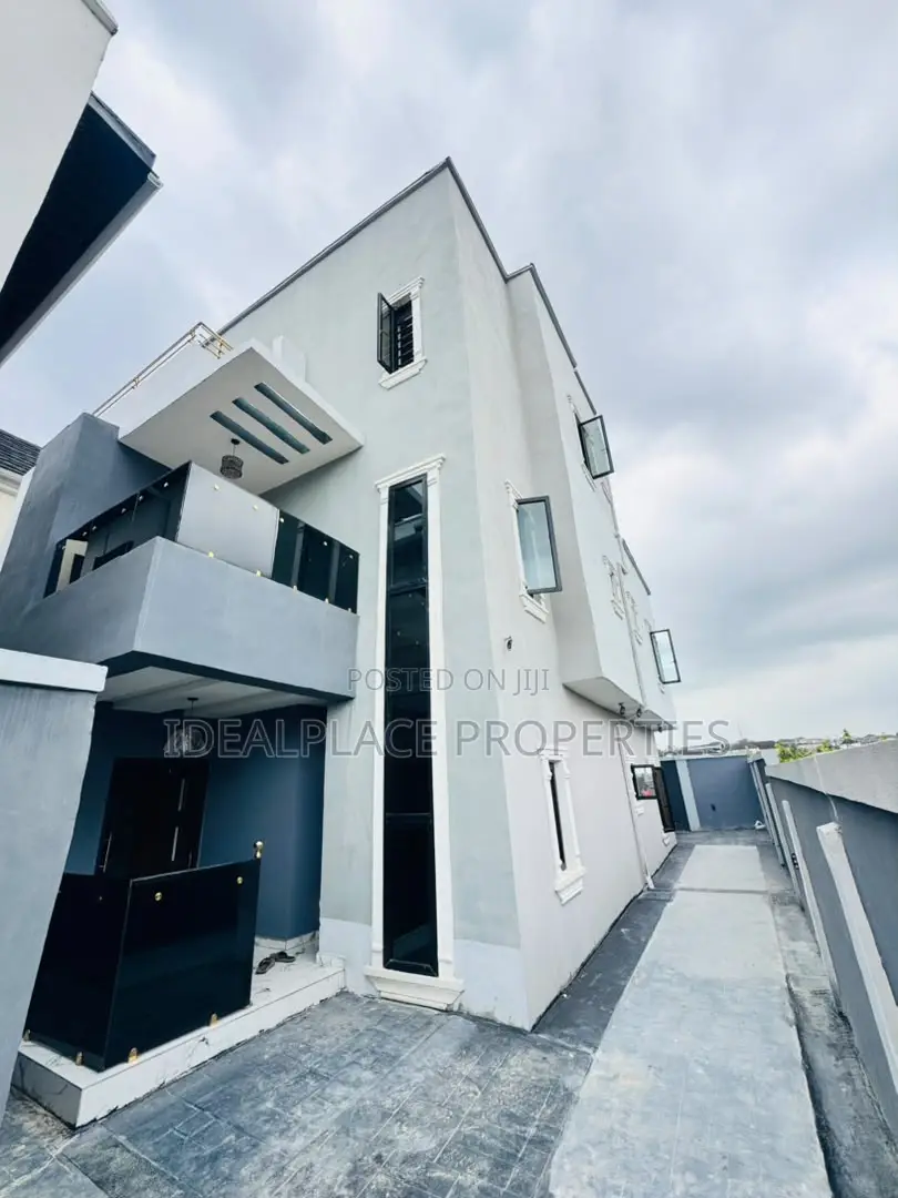 4bdrm Duplex in Ogba for sale