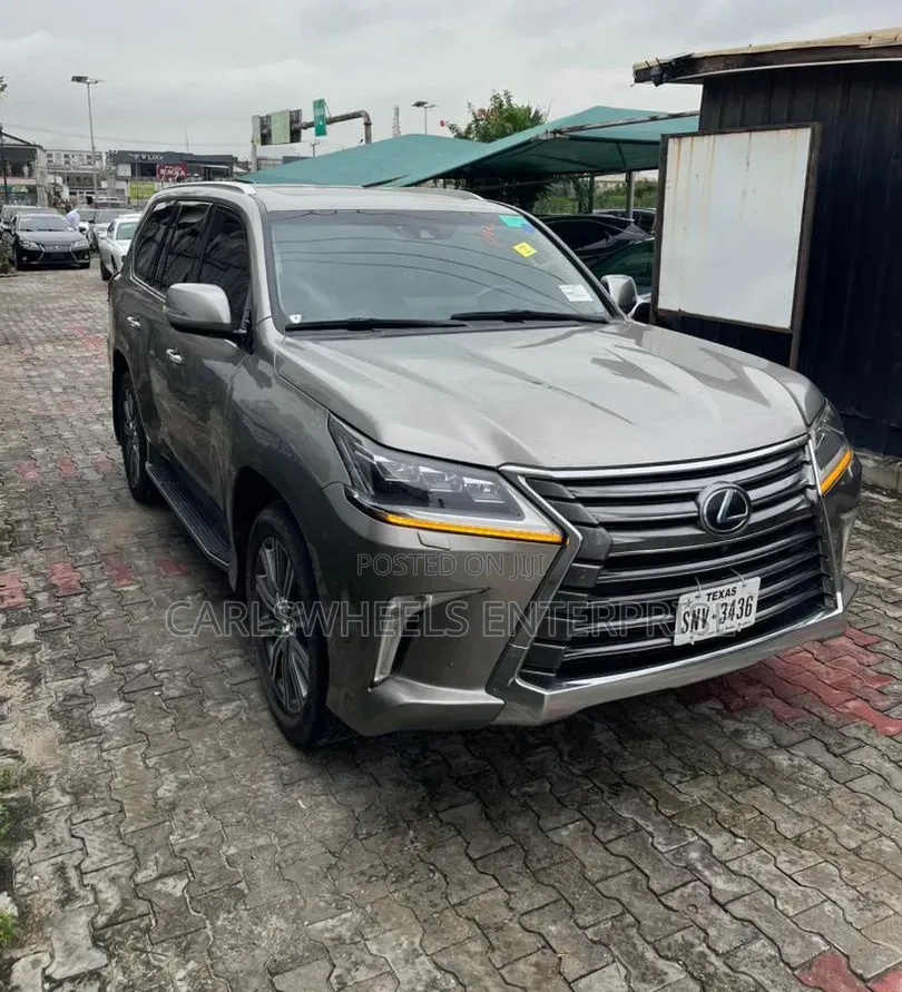 Lexus LX 570 (5 seats) AWD 2016 Gold
