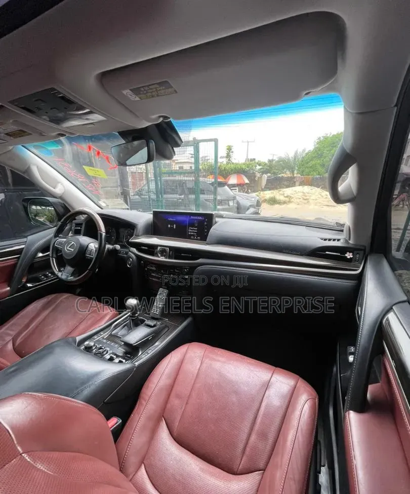 Lexus LX 570 (5 seats) AWD 2016 Gold